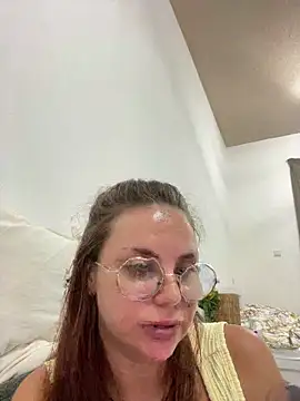 lovebellagrey online show from May 24, 2026, 2:22 pm