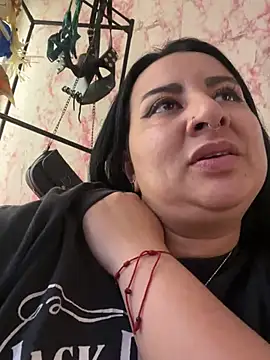 Abril Luv online show from February 27, 2025, 3:05 pm