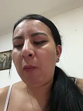 Abril Luv online show from March 21, 2025, 1:45 am