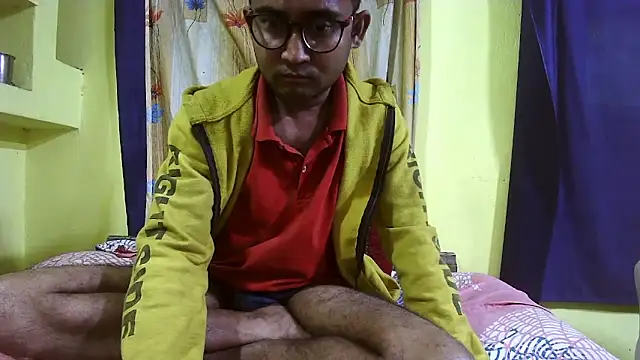 Snapshot of Cute_boy2000 chatting on December 18, 2024, 10:40 am Cute boy2000 online show from December 18, 2024, 10:40 am