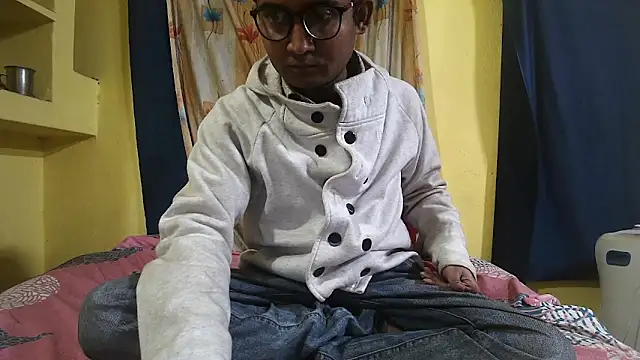 Snapshot of Cute_boy2000 chatting on January 14, 2025, 1:26 am Cute boy2000 online show from January 14, 2025, 1:26 am