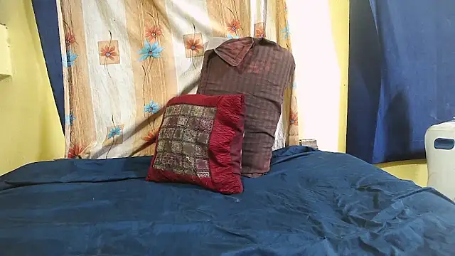 Snapshot of Cute_boy2000 chatting on February 3, 2025, 12:36 am Cute boy2000 online show from February 3, 2025, 12:36 am