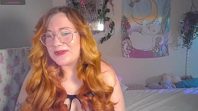 Snapshot of FluffyRainbowKity chatting on February 20, 2026, 9:32 am FluffyRainbowKity online show from February 20, 2026, 9:32 am