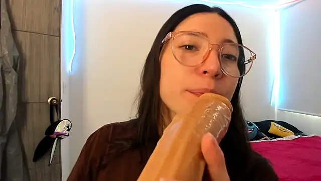 Snapshot of Spit_queen chatting on January 10, 2025, 5:24 pm Spit queen online show from January 10, 2025, 5:24 pm