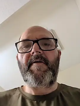 Snapshot of Louis504z chatting on February 4, 2026, 5:13 am Louis504z online show from February 4, 2026, 5:13 am