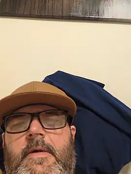 Snapshot of Louis504z chatting on April 10, 2026, 11:48 am Louis504z online show from April 10, 2026, 11:48 am