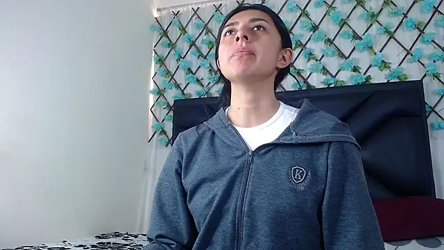 Snapshot of EmmaWilliamss chatting on January 10, 2026, 3:47 pm EmmaWilliamss online show from January 10, 2026, 3:47 pm