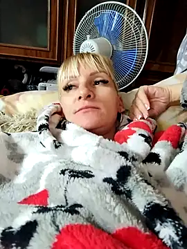 Snapshot of ulika1989 chatting on October 12, 2025, 11:42 am ulika1989 online show from October 12, 2025, 11:42 am