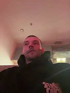 Snapshot of Z1uk chatting on January 11, 2026, 2:27 am Z1uk online show from January 11, 2026, 2:27 am