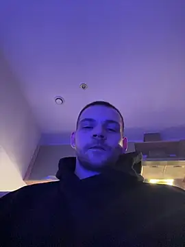 Snapshot of Z1uk chatting on March 3, 2026, 1:12 am Z1uk online show from March 3, 2026, 1:12 am