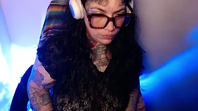 Snapshot of VampGirl1 chatting on January 7, 2026, 7:33 am VampGirl1 online show from January 7, 2026, 7:33 am