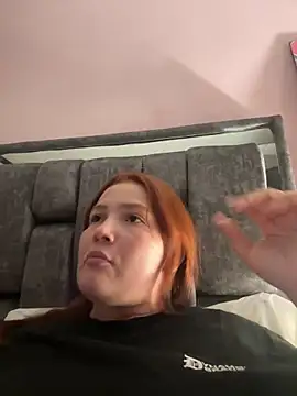 Snapshot of EmilyBarragan chatting on February 12, 2025, 1:52 am EmilyBarragan online show from February 12, 2025, 1:52 am