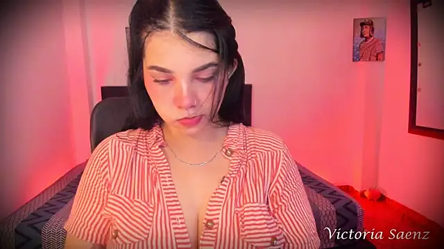 victoriaasaenz  online show from October 3, 2025, 12:51 am