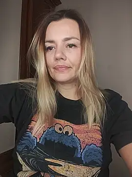 KrissSexi online show from November 1, 2025, 7:05 pm