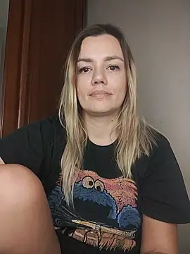 KrissSexi online show from November 22, 2025, 7:02 pm