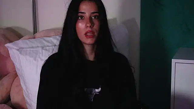 AmeliaJune online show from June 12, 2026, 7:46 pm