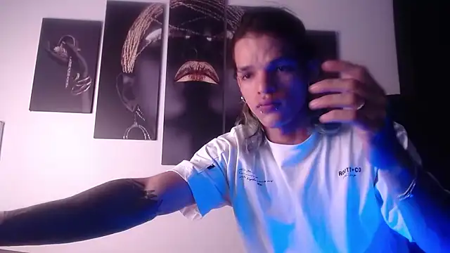 Snapshot of AlbertBernal69 chatting on November 5, 2025, 3:06 am AlbertBernal69 online show from November 5, 2025, 3:06 am