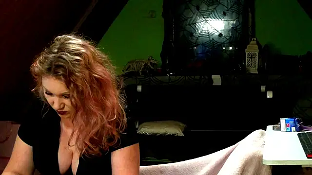 xNaughtyNatali online show from March 17, 2025, 12:30 am