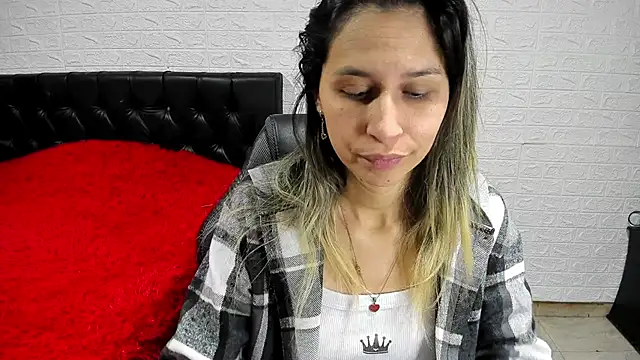 Snapshot of lauren_ashlee chatting on December 2, 2024, 3:14 pm lauren ashlee online show from December 2, 2024, 3:14 pm