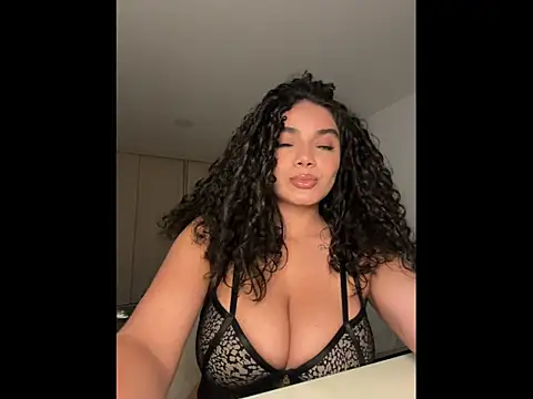 Snapshot of Mariecurl chatting on September 25, 2025, 9:40 pm Mariecurl online show from September 25, 2025, 9:40 pm
