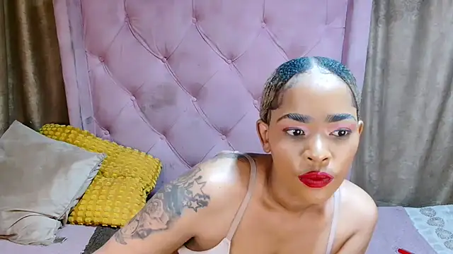 Snapshot of AFRICANGODDESSXXX chatting on November 1, 2025, 12:56 am AFRICANGODDESSXXX online show from November 1, 2025, 12:56 am