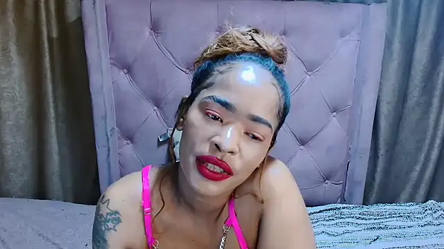 Snapshot of AFRICANGODDESSXXX chatting on February 17, 2026, 7:53 pm AFRICANGODDESSXXX online show from February 17, 2026, 7:53 pm