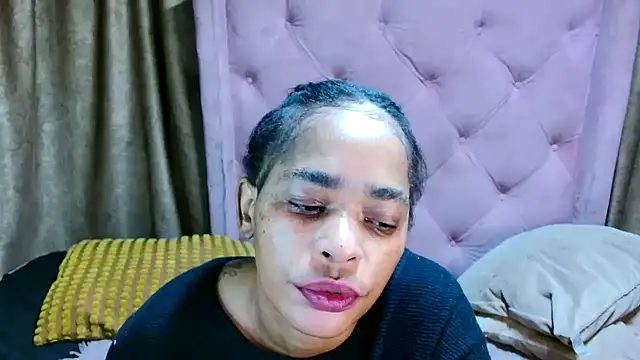 AFRICANGODDESSXXX online show from May 7, 2026, 9:31 pm