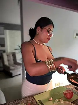 Insane Issa online show from December 18, 2025, 6:36 pm