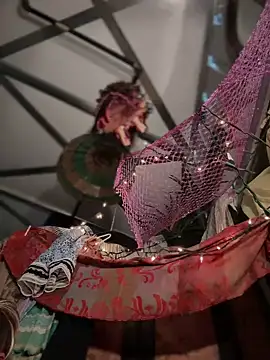 SummerBlueMoon online show from October 18, 2025, 9:15 pm