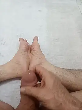 Snapshot of Hardapple01 chatting on December 10, 2024, 6:17 pm Hardapple01 online show from December 10, 2024, 6:17 pm