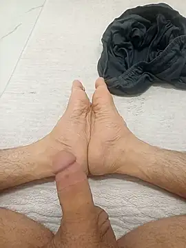 Snapshot of Hardapple01 chatting on September 27, 2025, 4:17 am Hardapple01 online show from September 27, 2025, 4:17 am