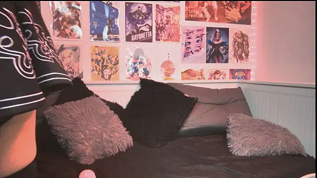 snowblack  online show from January 16, 2026, 3:16 pm