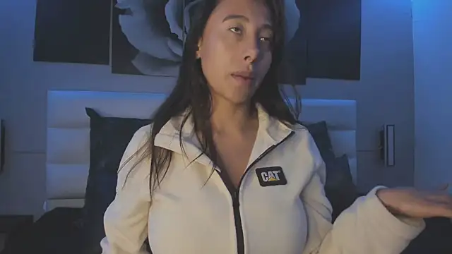 lena banks online show from December 1, 2025, 10:04 pm