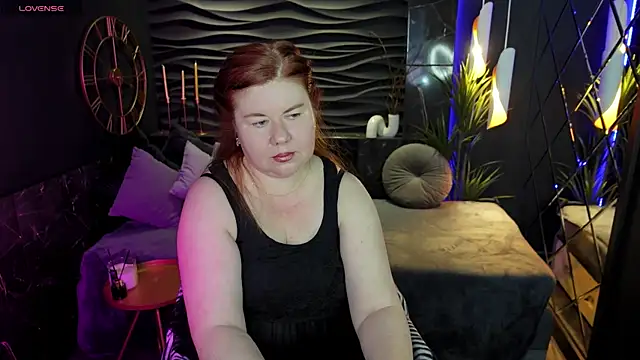 Mrs Emilia online show from December 23, 2024, 4:44 am