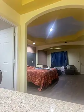 Snapshot of SlimBeenBadd1981 chatting on February 26, 2025, 7:53 am SlimBeenBadd1981 online show from February 26, 2025, 7:53 am