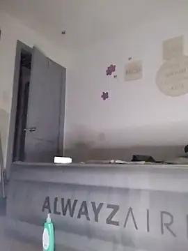 Snapshot of SlimBeenBadd1981 chatting on September 10, 2025, 12:27 pm SlimBeenBadd1981 online show from September 10, 2025, 12:27 pm