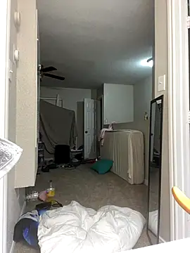 Snapshot of SlimBeenBadd1981 chatting on December 2, 2025, 9:36 am SlimBeenBadd1981 online show from December 2, 2025, 9:36 am