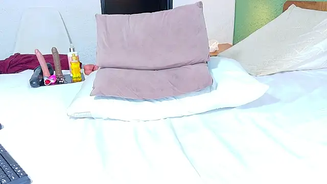 dannaahbrown online show from February 7, 2025, 11:24 pm