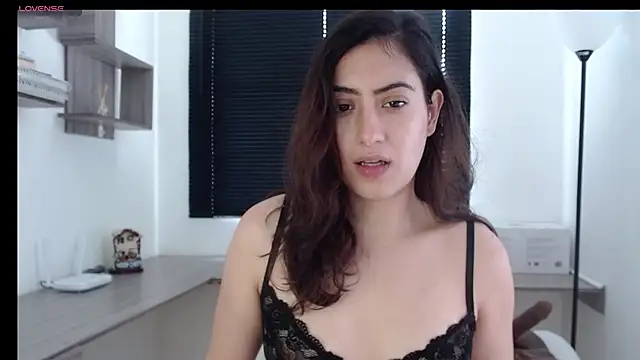 Snapshot of MIYESSI chatting on February 10, 2025, 4:04 pm MIYESSI online show from February 10, 2025, 4:04 pm