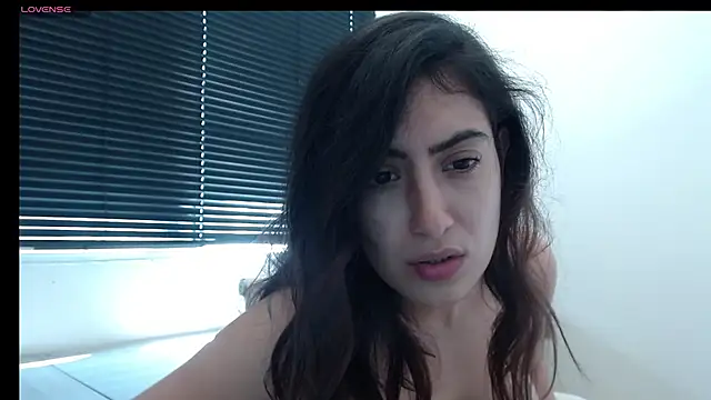 Snapshot of MIYESSI chatting on February 19, 2025, 7:38 pm MIYESSI online show from February 19, 2025, 7:38 pm