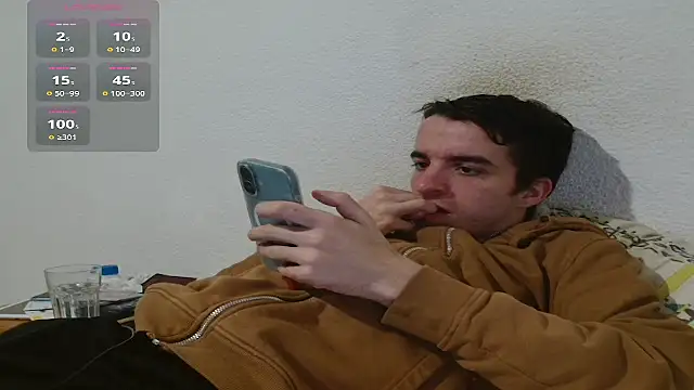 Snapshot of Tombgy07 chatting on February 2, 2026, 8:18 pm Tombgy07 online show from February 2, 2026, 8:18 pm