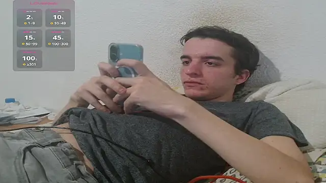 Snapshot of Tombgy07 chatting on March 3, 2026, 9:10 pm Tombgy07 online show from March 3, 2026, 9:10 pm