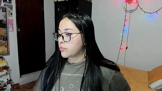 Snapshot of persefone_core chatting on December 5, 2024, 3:59 am persefone core online show from December 5, 2024, 3:59 am