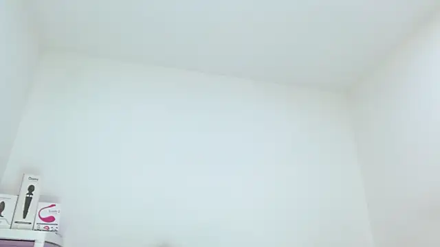 sashacreamy  online show from September 23, 2025, 4:15 am