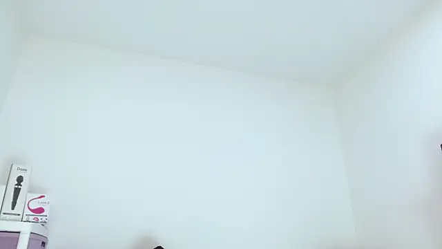 sashacreamy  online show from September 30, 2025, 3:44 am