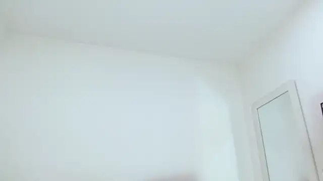 sashacreamy  online show from November 25, 2025, 2:44 am