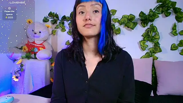 tati cardenas online show from February 12, 2026, 5:13 am