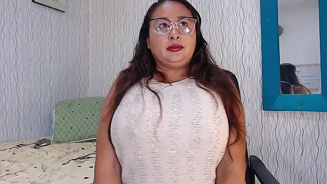 Snapshot of NadiaWhite chatting on January 24, 2025, 6:46 pm NadiaWhite online show from January 24, 2025, 6:46 pm