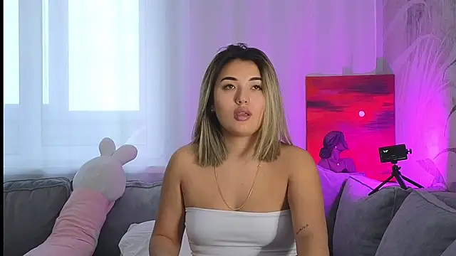 lily  foster online show from January 23, 2025, 7:32 am