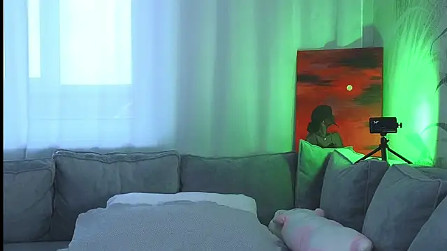 lily  foster online show from January 25, 2025, 6:34 am